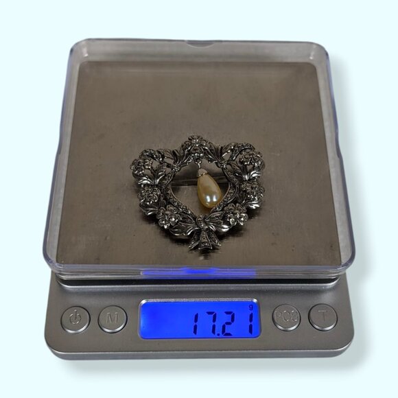 V. Avon "Romantic Renaissance" Faux Pearl Brooch - Picture 7 of 7